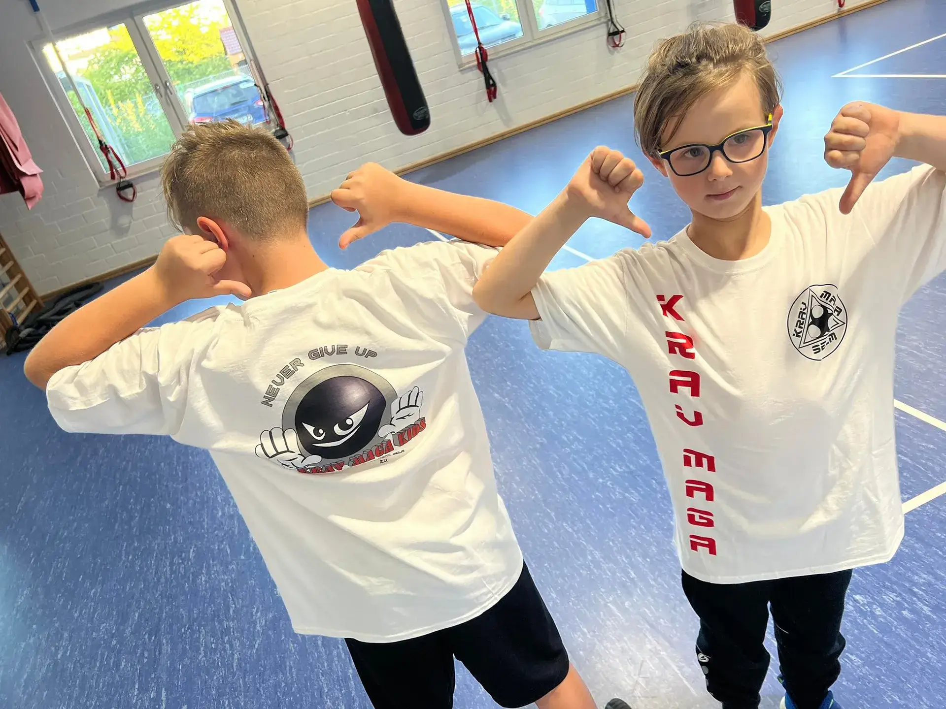 K.1-Boxteam Selm e.V. - Endlich sind die Shirts für unsere Krav Maga Kids angekommen - August 2022